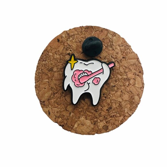 ✨Hot Teeth Toothbrush Metal Enamel Brooch Cute Cartoon Dentistry Pin face teeth✨ - Picture 3 of 5